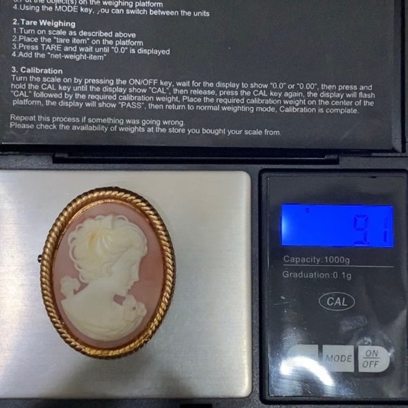 Vintage Unsigned Pink Lady Cameo Gold-tone Victorian Revival Brooch - Picture 8 of 10